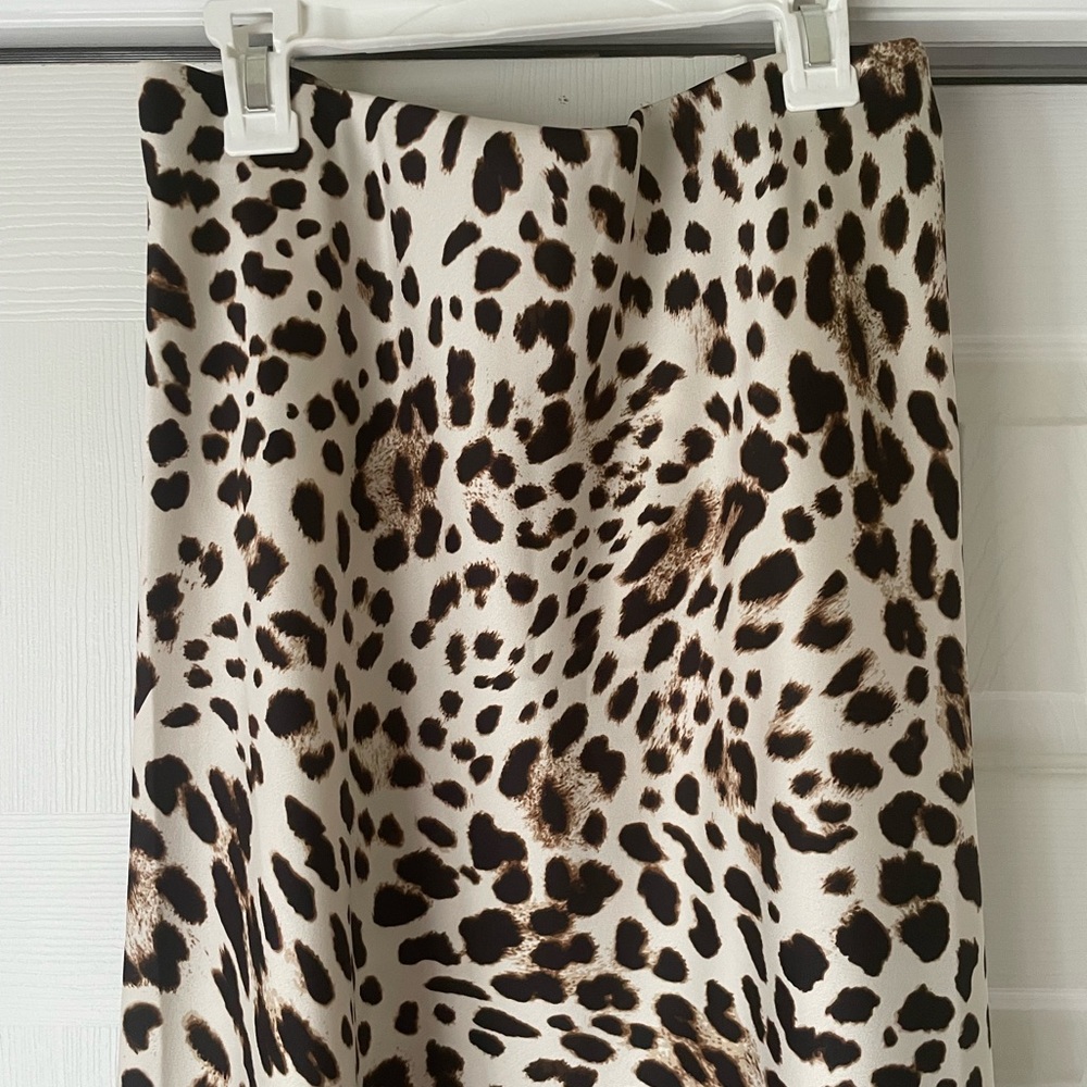 Leopard Print Midi Skirt - Picture 2 of 3
